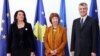 Ashton prilikom susreta sa predsednicom i premijerom Kosova, 14. mart 2013.