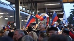 Celebrations Greet Moscow-Simferopol Train After Opening Of Bridge To Crimea