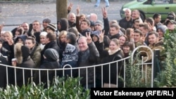 La consulatul din Frankfurt, în ziua alegerilor prezidențiale