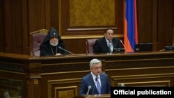 Armenian President Serzh Sarkisian addresses parliament, Yerevan, May 18, 2017