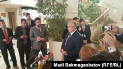 Սիրիայի հարցով Ռուսաստանի բանագնաց Ալեքսանդր Լավրենտևը Աստանայում զրուցում է լրագրողների հետ, արխիվ