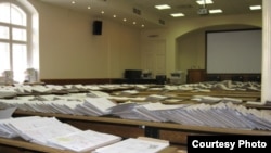 One professor in Kazan describes the sale of academic papers as "widespread," adding that it damages the "entire education process."