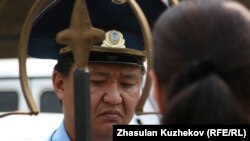 Guramalaryň Merkezi Aziýa ýurtlarynda işlemegi üçin resmi hasaba durmak zerur. Emma hasaba durmak köp jemgyýetçilik guramalary üçin elýeterli däl.