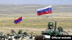 Армения - армянские и российские воинские соединения во время совместных учений (архив)