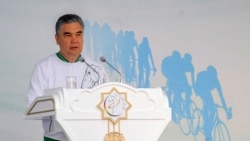 Berdimuhamedow bahasy aýdylmaýan täze desgalary açyp, koronawirusdan goranmagyň 'aňsat usulyny' öwretdi