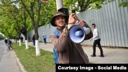 Moldovan activist Oleg Brega has made a name for himself making videos that pull no punches when it comes to exposing his country's shortcomings. 