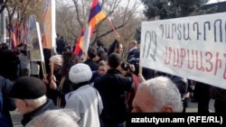 Armenia - Protest action in front of Armenian President's residence, against Armenia's joining Customs Union, Yerevan,26Nov,2013