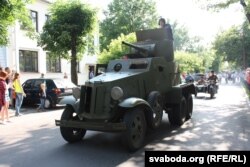 Парад бранятэхнікі перадваенных часоў у Берасьці
