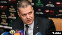Armenia - Davit Harutiunian at a news conference in Yerevan, 12Sep2011.