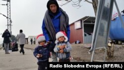 Migrantët në Tabanovc, në kufirin Maqedoni-Serbi