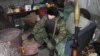 Militant pro-rus la un post de control în Doneţk, pe un ger de -15 grade, 9 ianuarie 2015