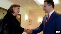 Viktoria Nuland(majtas) dhe Nikolla Gruevski, shkup, 14 korrik 2014 