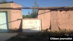 Ворота, которые насмерть задавили 12-летнего Жонибека Хамракулова.
