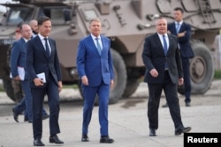 Pe 12 octombrie 2022, premierul Mark Rutte a făcut o vizită la Centrul Naţional de Instruire Întrunită „Getica” de la Cincu, judeţul Braşov, fiind însoţit de preşedintele Klaus Iohannis și premierul Nicolae Ciucă.
