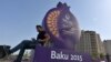 În faţa orăşelului sportivilor la Baku, 10 iunie 2015