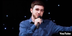 Relatives of Chechen singer Zhelimkhan Bakayev say he has been missing since August 8. (file photo)