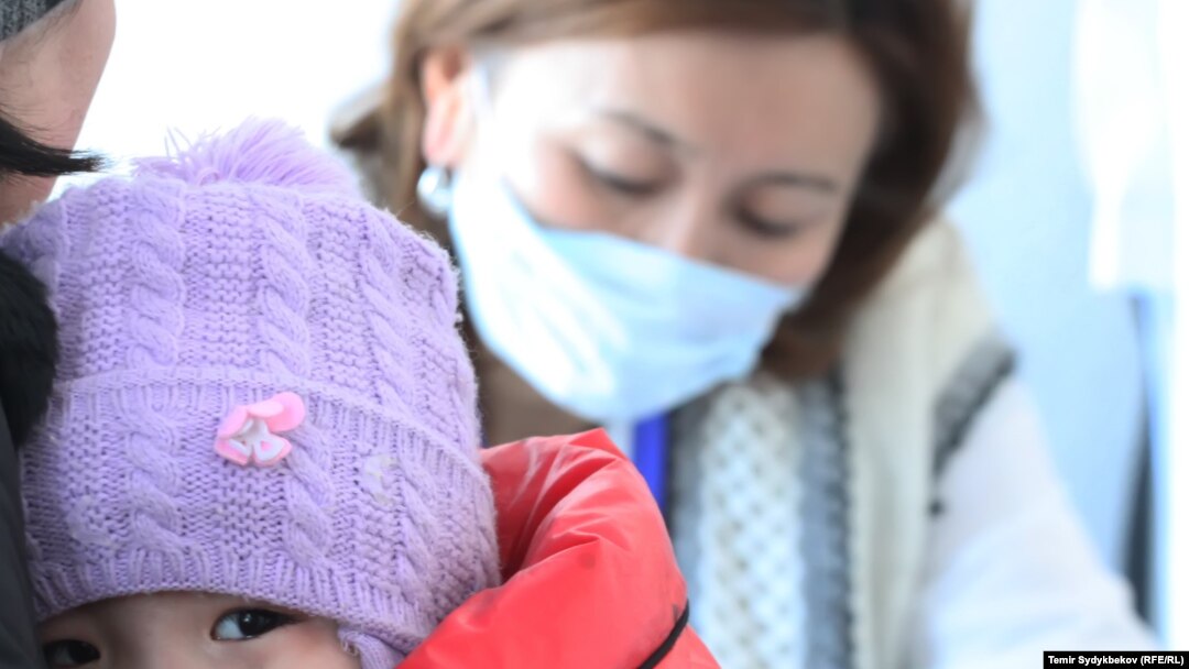 Mnogi roditelji ostali su bez posla ili su premešteni na lošija radna mesta, jer nisu uspeli da usklade svoje radne obaveze sa lečenjem deteta