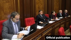ՀԱԿ խմբակցության անդամները ԱԺ նիստի ժամանակ, արխիվ