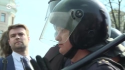 Protesters Detained In Moscow At Anti-Putin Rally