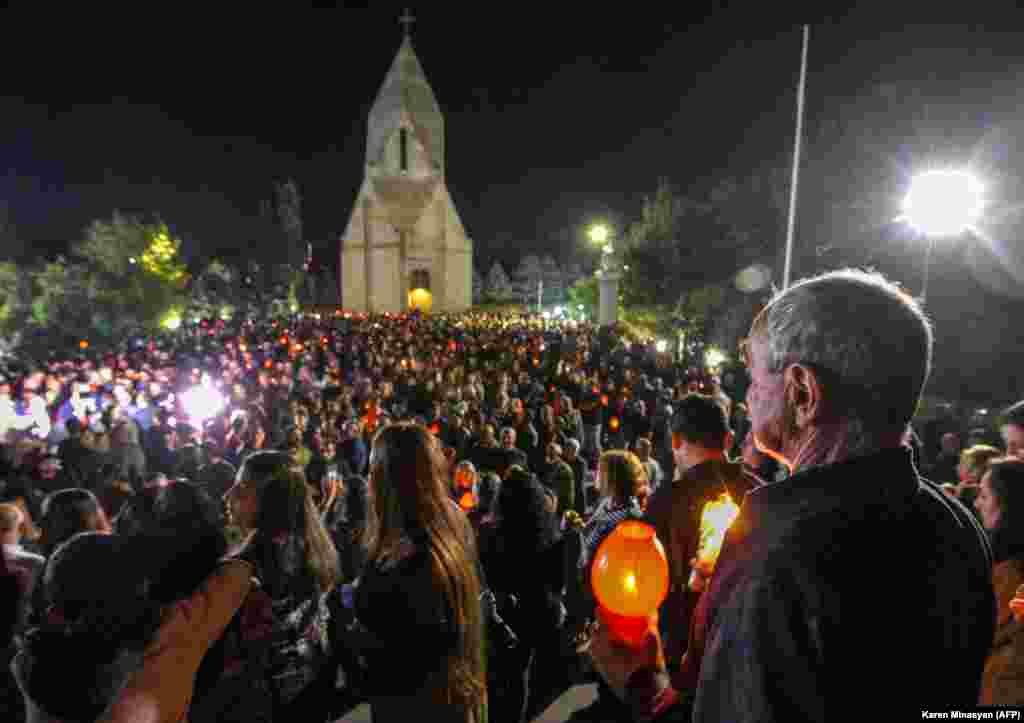 A candlelight vigil in Yerevan's Yerablur cemetery on the evening of September 26. 