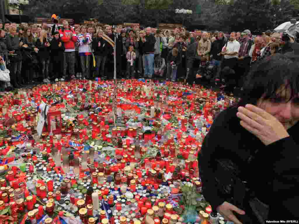 Three well-known Czech players died in the disaster. 