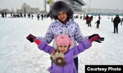 Laysan Akhmetova and her daughter