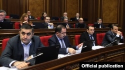 Парламентская оппозиция во время заседания Национального Собрания Армении (архив)