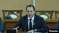 Պաշտպանության նախարարի պաշտոնակատար Դավիթ Տոնոյան, արխիվ