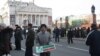 Элек Хәтер көне Ирек мәйданында узса, хәзер анда урам җыеннары рөхсәт ителми. 2010 ел фотосы.