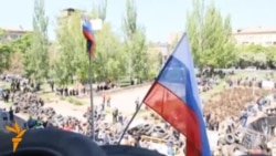 Pro-Russian Militants Retake Mariupol City Hall