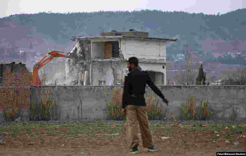 The compound being demolished in 2012 Photos of bin Laden’s body have never been released, reportedly because of their gruesome nature.