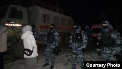 The official reason for the searches in various towns and cities across Crimea remains unclear.