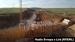 Magistrala auto din Kosovo în construcţie