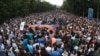 Протестующие на проспекте Баграмяна в Ереване, 24 июня 2015 г․
