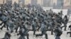 «Беркутівці»під час наступу на протестувальників. Київ, січень 2014 року