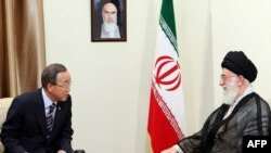 Iran's Supreme Leader Ayatollah Ali Khamenei (right) meets with UN Secretary-General Ban Ki-moon in Tehran on August 29.