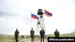 Armenia -- President Armen Sarkissian (second from right) visits a Russian border guard post on Armenia's border with Turkey, July 4, 2020. 