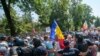Ciocniri între forțele de poliție și protestatri joi în fața Parlamentului