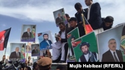موږ جنرال عبدالرشید دوستم ته دا ترسره شوی سپکاوی په کلکو الفاظو غندو او د عاملینو د پېژندلو غوښتنه کوو.