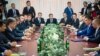Президент Порошенко та голова НАБУ Артем Ситник (другий справа) на зустрічі на честь складання присяги детективами НАБУ, вересень 2015 року