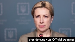 «Будемо робити все можливе, щоб автобуси сьогодні заїхали в Маріуполь і забрали людей, які ще не змогли вибратись з міста», – наголосила віцепрем’єрка