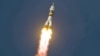 Запуск російського космічного корабля «Союз» ТМА-15 з космодрому «Байконур», 27 травня 2009 року. 