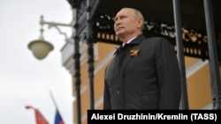 Nye says that Vladimir Putin's Russia is still a vast country with "talented people" and a nuclear arsenal.