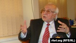 د سولې شورا د بهرنیو اړیکو سلاکار محمد اسماعېل قاسمیار