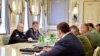 Украинскиот претседател Петро Порошенко на состанок со безбедносните преставници на Украина