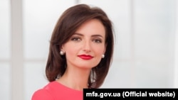 Формальною причиною затримання Цимбалюка була перевірка документів, зазначила речниця МЗС Мар'яна Беца