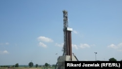 Platformă de exploatare a gazelor de şisturi lângă satul Lebien, regiunea Gdansk, Polonia