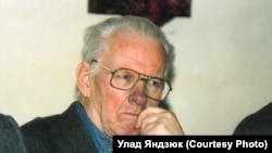 Васіль Быкаў у Празе, 2008