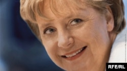 afiș electoral cu Angela Merkel