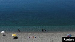 Pe o plajă din Antalya